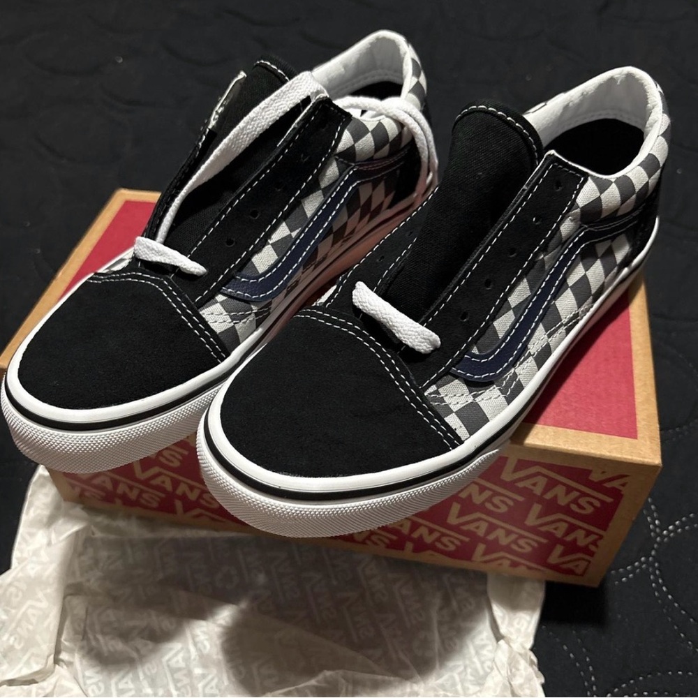 Vans Kids Checkerboard Old Skool Sneaker - Black/White - Picture 2 of 3